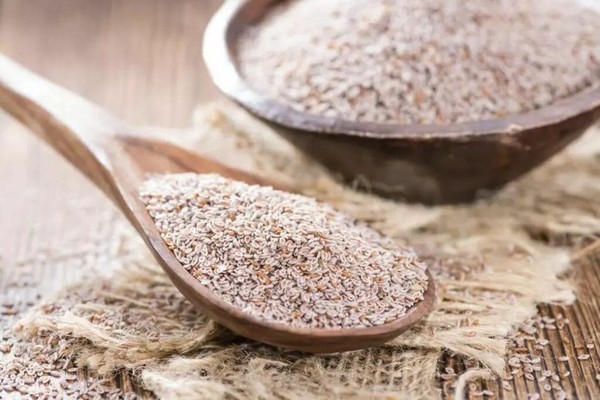 Rico em fibra o psyllium auxilia na perda de peso, no controle do colesterol e na redução da pressão arterial.